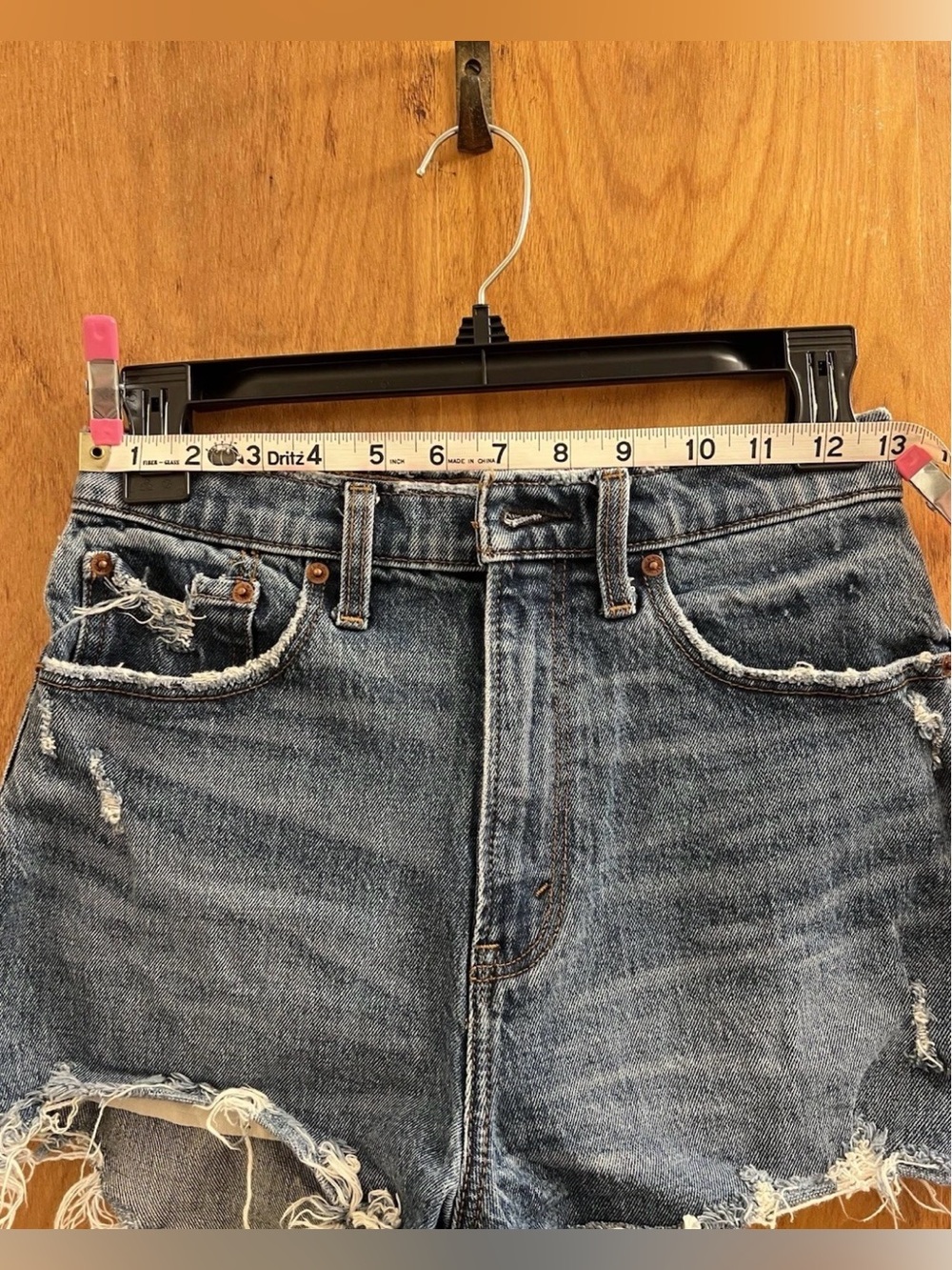 Abercrombie & Fitch High Rise Mom Denim Cutoff Shorts Blue 26” Waist - Picture 9 of 9